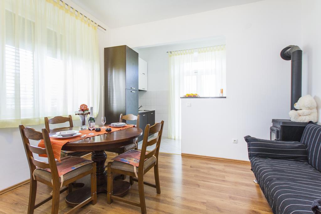 Apartment Amber โคโรมาชโน ห้อง รูปภาพ