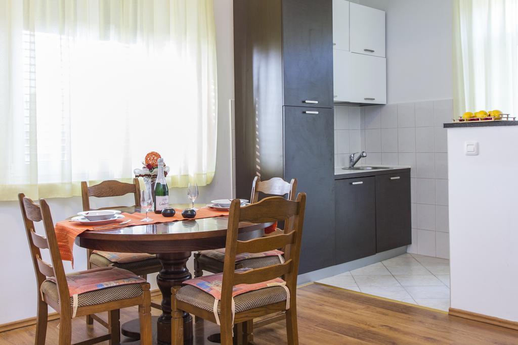 Apartment Amber โคโรมาชโน ห้อง รูปภาพ